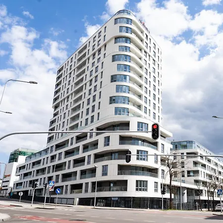 Aperto Centrum Pietro 7 غدينيا